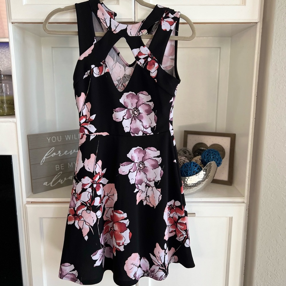Women’s cutout floral dress